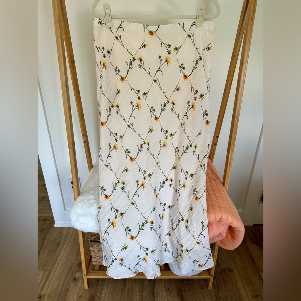 Floral Patterned Cream Skirt